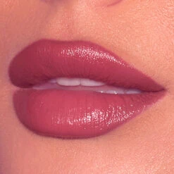 Lovefest Tear & Share Lip Quad -GlowAura Store LOVE FEST HUDA MACRO LIPS 1 BURNING CHERRY